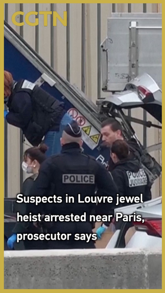 AR0VCOLD6RMF7BVYPBSA - Thế Giới Trong Tầm Tay Nghi phạm vụ trộm châu báu Louvre bị bắt gần Paris video poster