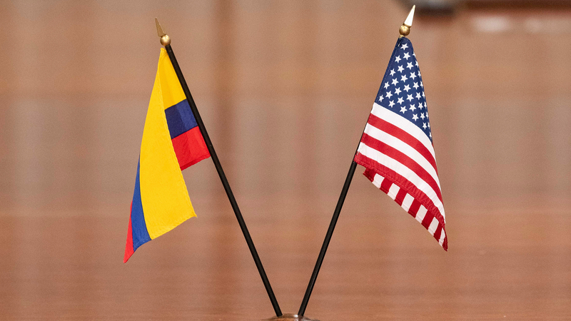 Colombia rút đại sứ khỏi Mỹ vì tranh chấp thuế quan và ma túy Colombia rút đại sứ khỏi Mỹ vì tranh chấp thuế quan và ma túy