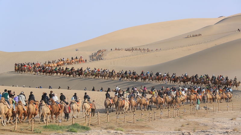 Giấc Mơ Sa Mạc: Du lịch Dunhuang bùng nổ trong kỳ nghỉ Quốc Khánh Giấc Mơ Sa Mạc: Du lịch Dunhuang bùng nổ trong kỳ nghỉ Quốc Khánh