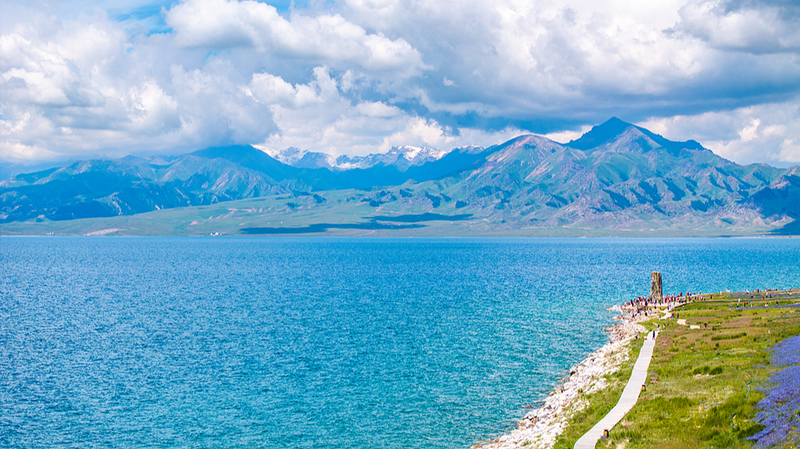 Hành trình vào sự thanh bình tại suối Fengfanxi gần hồ Sayram video poster