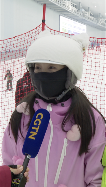 I0SQKABRVCD0RKLHOSIU - Thế Giới Trong Tầm Tay Thâm Quyến ra mắt khu nghỉ dưỡng tuyết trong nhà lớn nhất thế giới video poster