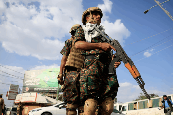 Houthis tấn công tàu Minervagracht mang cờ Hà Lan tại Vịnh Aden Houthis tấn công tàu Minervagracht mang cờ Hà Lan tại Vịnh Aden