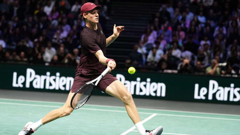 Sinner thắng nữa, Altmaier gây sốc trước Ruud tại Paris Masters