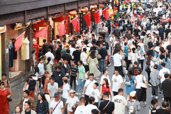 Du lịch và chi tiêu tăng vọt trong kỳ nghỉ lễ Quốc khánh