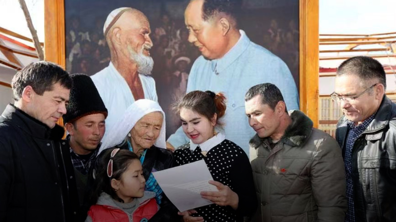 Hành Trình Từ Thời Nô Lệ Đến Ngày Nay Của Một Gia Đình Uygur Ở Tân Cương Hành Trình Từ Thời Nô Lệ Đến Ngày Nay Của Một Gia Đình Uygur Ở Tân Cương video poster
