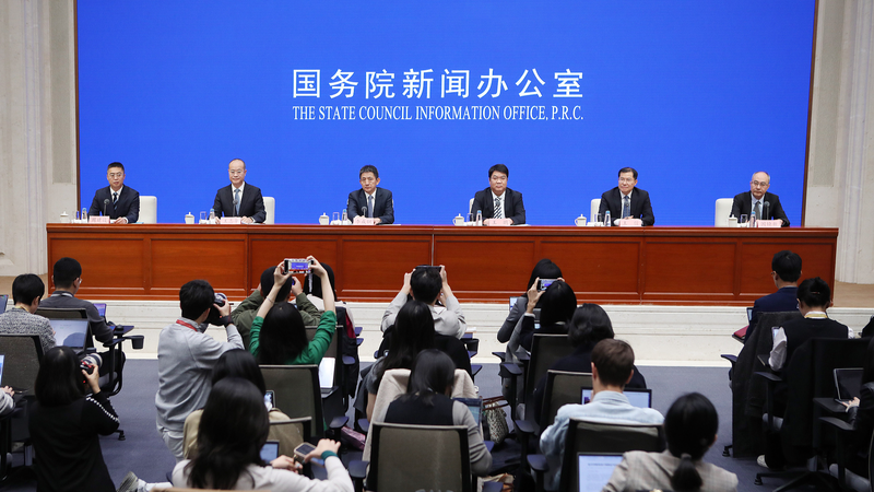 PJMSMXJVEGQ54851Q28I - Thế Giới Trong Tầm Tay Xuất khẩu xanh của Trung Quốc tăng mạnh: Tuabin gió, năng lượng mặt trời và xe điện thúc đẩy tăng trưởng 2025