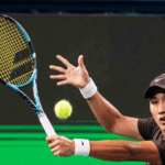 Shang Juncheng gây bất ngờ trước Khachanov để vào vòng ba Giải Thượng Hải Masters
