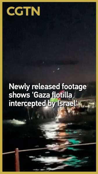 Cảnh Quay Mới Cho Thấy Tàu Israel Tiến Gần Đoàn Tàu Gaza Cảnh Quay Mới Cho Thấy Tàu Israel Tiến Gần Đoàn Tàu Gaza video poster