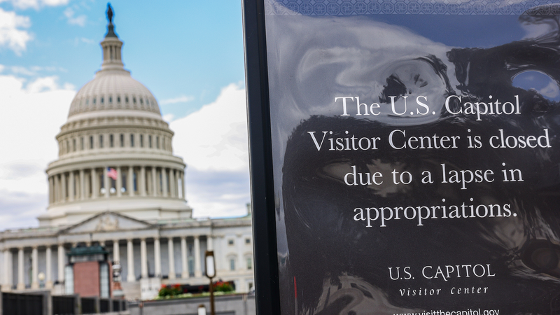 Ngày thứ 10 chính phủ Hoa Kỳ đóng cửa: Bắt đầu sa thải liên bang