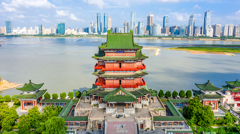 Sự quyến rũ vượt thời gian: Khám phá Lầu Prince Teng ở Nam Xương Sự quyến rũ vượt thời gian: Khám phá Lầu Prince Teng ở Nam Xương video poster