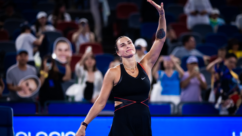 Sabalenka, Djokovic hợp sức truyền cảm hứng để tiến vào tứ kết ở Vũ Hán Sabalenka, Djokovic hợp sức truyền cảm hứng để tiến vào tứ kết ở Vũ Hán