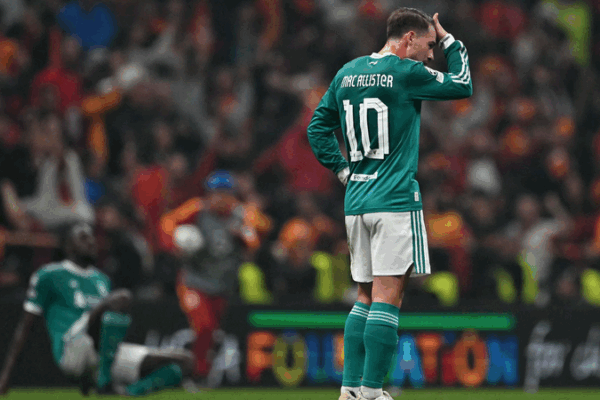 Cú sốc UCL: Galatasaray khiến Liverpool choáng váng, Chelsea vượt qua Benfica Cú sốc UCL: Galatasaray khiến Liverpool choáng váng, Chelsea vượt qua Benfica