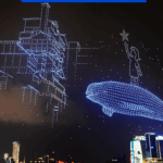 YX469NA65BQQ2S25GC5N - Thế Giới Trong Tầm Tay Buổi biểu diễn ánh sáng bằng drone ngoạn mục ở Trùng Khánh bay trên sông Dương Tử video poster