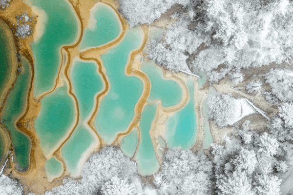 Trận tuyết đầu tiên tại Cửu Trại Câu biến các hồ thành xứ sở thần tiên mùa đông Trận tuyết đầu tiên tại Cửu Trại Câu biến các hồ thành xứ sở thần tiên mùa đông