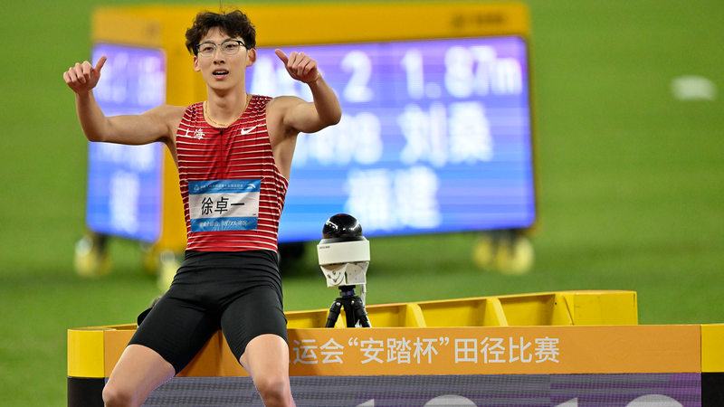 Những Điều Kỳ Vui Tại Quảng Châu: Xu Giành 110m Rào, Liu Jingyang Gây Sốc 100m