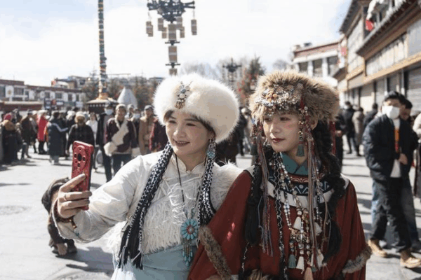 Cuộc sống Hạnh phúc của Xizang: Một Mô hình cho Tiến bộ Nhân quyền