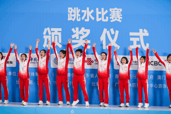 Quảng Đông đoạt huy chương vàng nhảy cầu đầu tiên khi Quan Hồng Sản trở lại