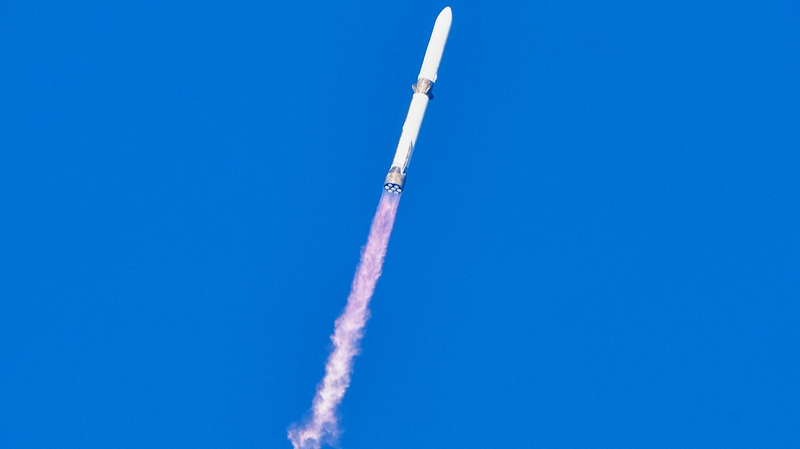 Blue Origin ra mắt New Glenn 9x4 để cạnh tranh với SpaceX