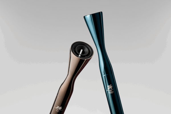 Zhang Boheng dẫn đầu những người cầm đuốc Trung Quốc tại cuộc rước đuốc Thế vận hội 2026