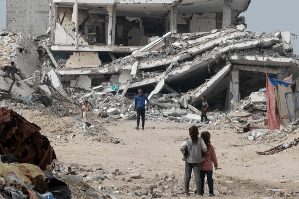 Cuộc Tấn Công Bằng Drone Ở Gaza Giết Chết Hai Anh Em Nhỏ Tuổi