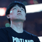 D2HXHBQHES0U2WYPMVXD - Thế Giới Trong Tầm Tay Bức Tường Tân Binh? Khủng Hoảng Sớm ở NBA của Yang Hansen Dưới Ống Kính Phân Tích video poster