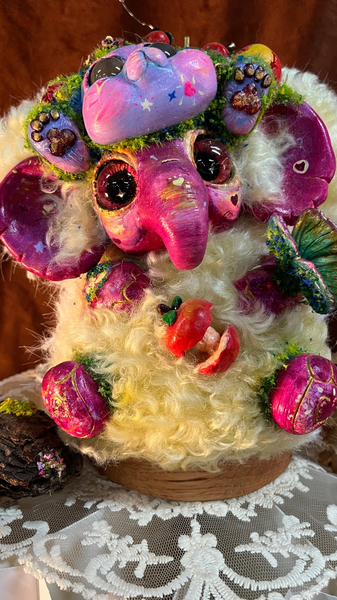 GHVEV35UVKS8NEPSG9PL - Thế Giới Trong Tầm Tay Những Chú Voi Tóc Xoăn của CuriCure: Chữa Lành Qua Vui Chơi video poster