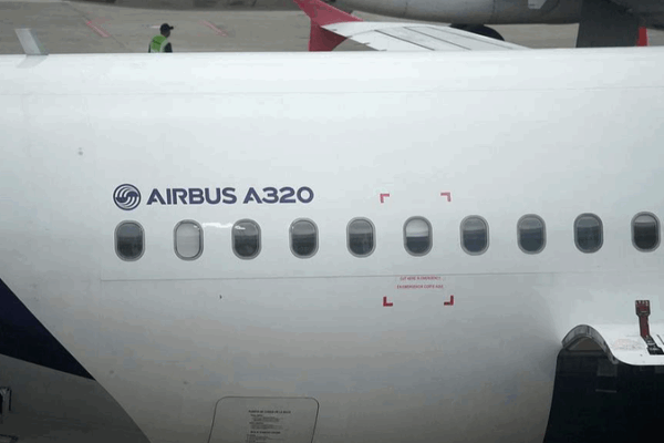 Airbus tạm ngưng hoạt động một nửa đội bay A320, làm nổi bật sự mong manh của ngành công nghiệp