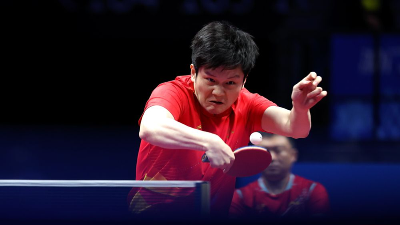 Fan Zhendong đánh bại Lin Shidong để giành huy chương vàng bóng bàn tại Đại hội Thể thao Quốc gia