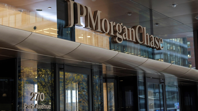 NN1J5ZBVE0VYWGDC4PDB - Thế Giới Trong Tầm Tay Các Ngân Hàng Toàn Cầu Nâng Dự Báo Tăng Trưởng Kinh Tế Đại Lục Trung Quốc, Lợi Nhuận Công Nghệ Tăng Vọt