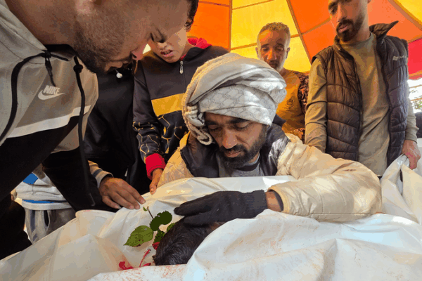 Hai Anh Em Người Palestine Bị Giết Khi Các Cuộc Tấn Công của Israel Leo Thang ở Gaza