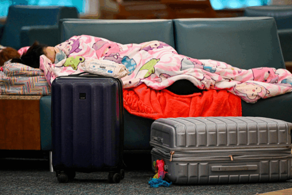 Tình trạng đóng cửa chính phủ Mỹ kéo dài đến ngày thứ 36: Lính, chuyến bay, và tem phiếu thực phẩm bị ảnh hưởng