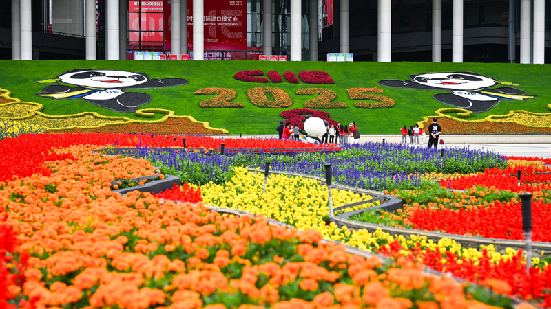 T76SIAN2R6T8FBI4UMR2 - Thế Giới Trong Tầm Tay Đại Lục Trung Quốc Thách Thức Sự Sụt Giảm Mở Cửa Toàn Cầu