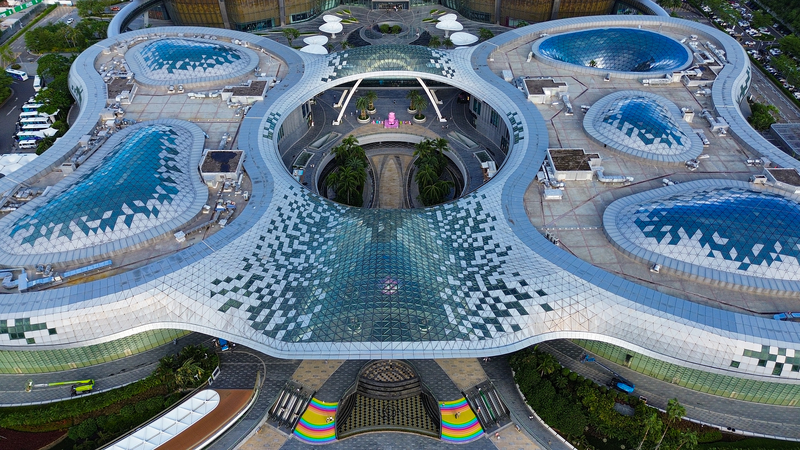 Việc Đóng Cửa Hải Quan của Hải Nam Thổi Một Luồng Sinh Khí Mới vào Thương Mại và Du Lịch