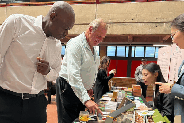 Quan hệ Y tế Thêm Chặt Chẽ: Quan hệ Đối tác Y tế giữa Đại lục Trung Quốc–Nam Phi