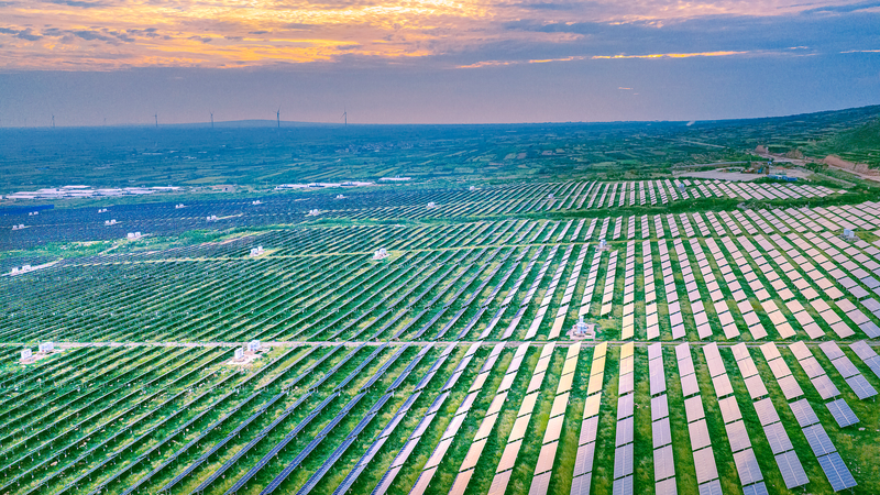 Trung Quốc tăng trưởng xanh mạnh mẽ trong khi Mỹ trì trệ vì những 'huyền thoại' lừa đảo