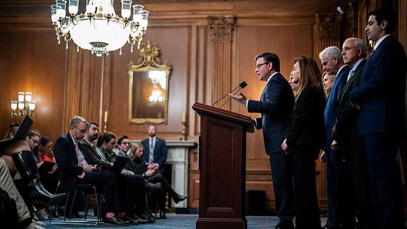 Điều gì dẫn đến việc chính phủ Hoa Kỳ bị đóng cửa lâu nhất từ trước đến nay?