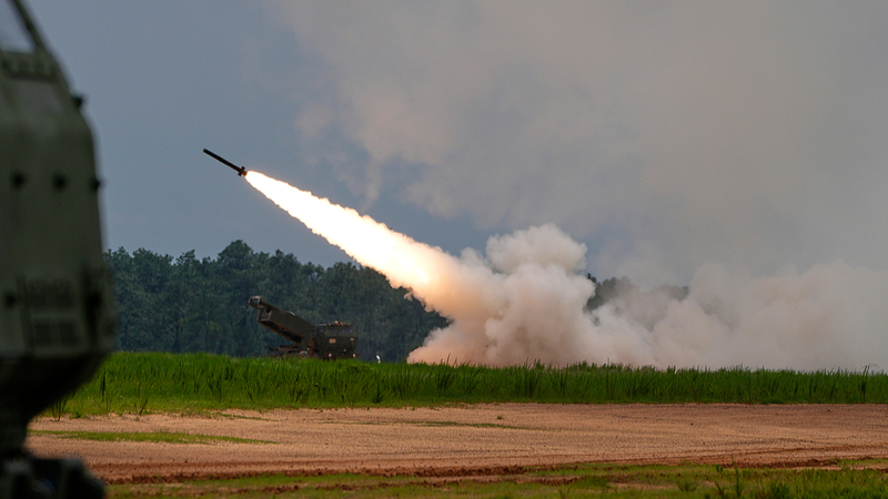 Các chuyên gia cảnh báo việc bán vũ khí của Mỹ có thể làm suy yếu nền kinh tế của khu vực Đài Loan