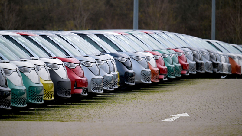 EU nới lỏng lệnh cấm khí thải ô tô năm 2035 sau áp lực từ ngành công nghiệp ô tô