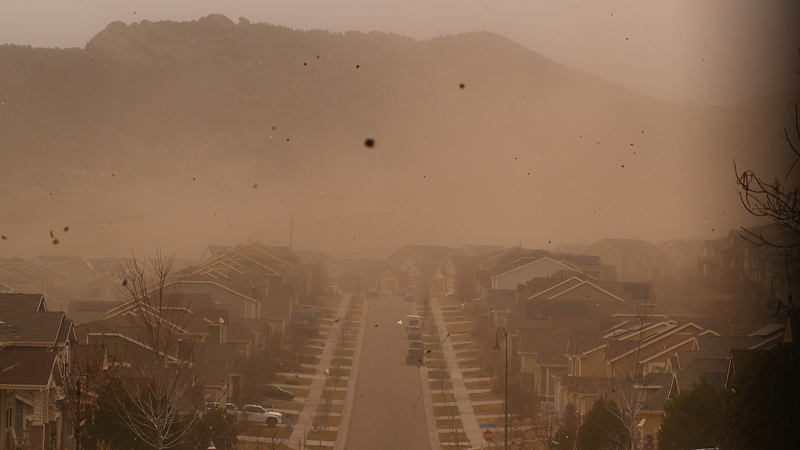 Cơn Bão Mùa Đông Dữ Dội Làm Mất Điện 750.000 Người Dân ở Phía Tây Hoa Kỳ