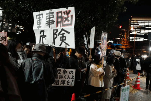 Ngân sách quốc phòng của Nhật Bản đạt 2% GDP, gây tranh cãi