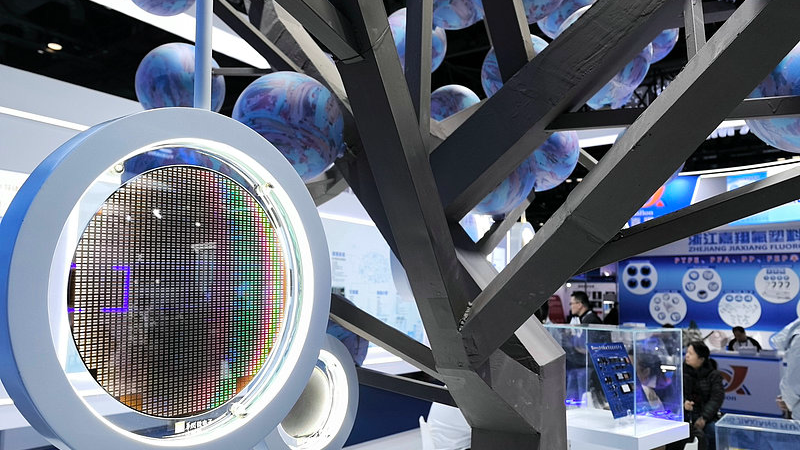 Trung Quốc Phản Đối Thuế Bán Dẫn 2027 Dự Kiến Của Mỹ