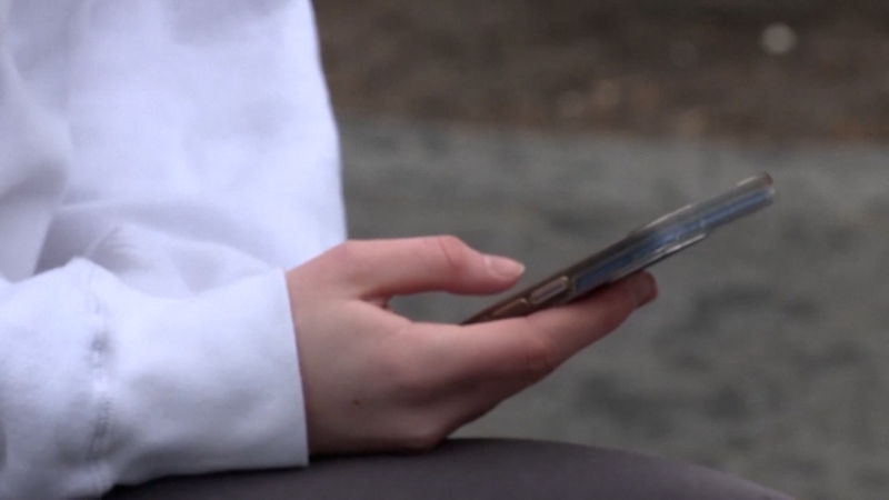 9E5X1J29BYNBF6JFTH8M - Thế Giới Trong Tầm Tay Mỹ Có Thể Yêu Cầu Lịch Sử Mạng Xã Hội từ Du Khách Không Cần Visa video poster