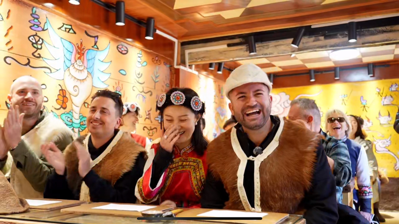 DFRNV7HM15P7XKSQAPIH - Thế Giới Trong Tầm Tay Đặc vụ châu Âu phát hiện giấy Naxi Dongba cổ ở Vân Nam video poster