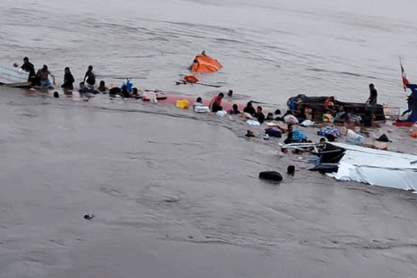 Sạt lở Cảng Sông Peru làm chết 12 người, hàng chục người mất tích