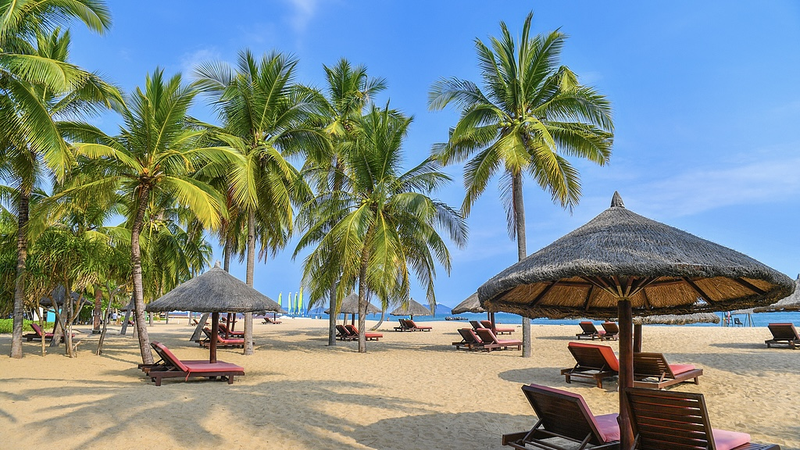 Chiến lược du lịch cộng của Hải Nam đang thúc đẩy xu hướng chi tiêu mới như thế nào video poster