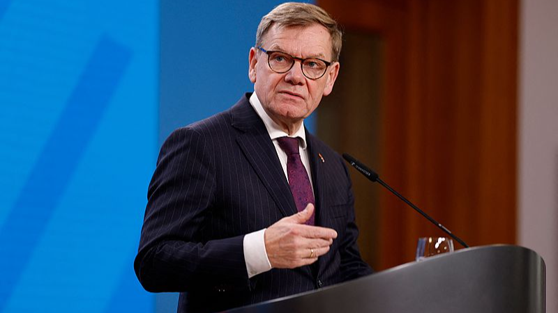 LMBC512J260XT7HXGWRV - Thế Giới Trong Tầm Tay Đức Tăng Cường Viện Trợ Ukraina với Gói Quốc Phòng 200 Triệu USD & Bộ Đồ Mùa Đông 25 Triệu €