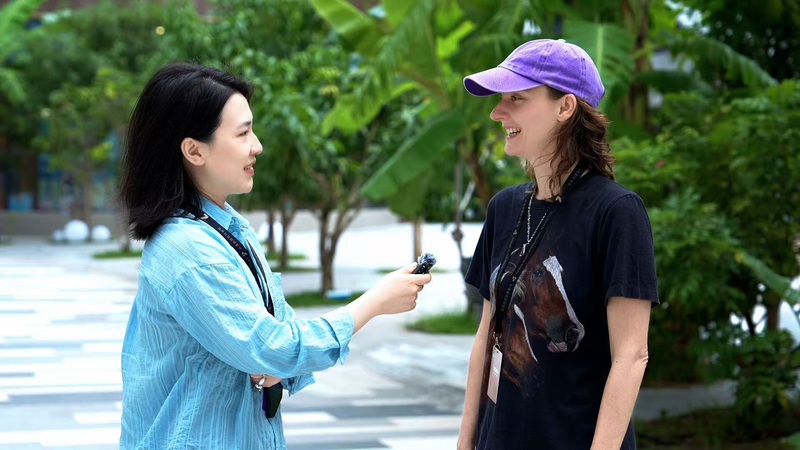 N960UFRHJVARGKTLPD1Y - Thế Giới Trong Tầm Tay Đạo diễn người Bỉ kỷ niệm sự đa dạng điện ảnh tại HIIFF 2025 video poster