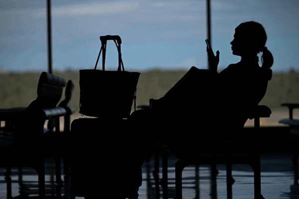 Radar chuyến bay trực tiếp cho thấy không phận Venezuela bị đóng sau lệnh của Trump video poster