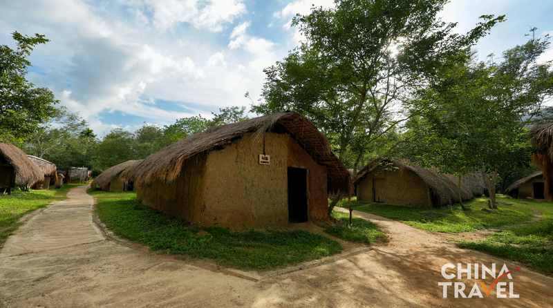 R8OKZNA01XQ3YKCQA9PH - Thế Giới Trong Tầm Tay Làng Bai Cha: Bảo vệ Di sản Li thời kỳ Thương mại Tự do tại Hải Nam