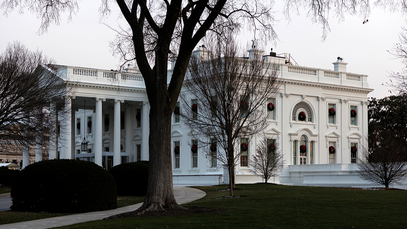 RE2X09164AXGK42KLZKU - Thế Giới Trong Tầm Tay Trump mở rộng lệnh cấm nhập cảnh Mỹ tới khoảng 40 quốc gia